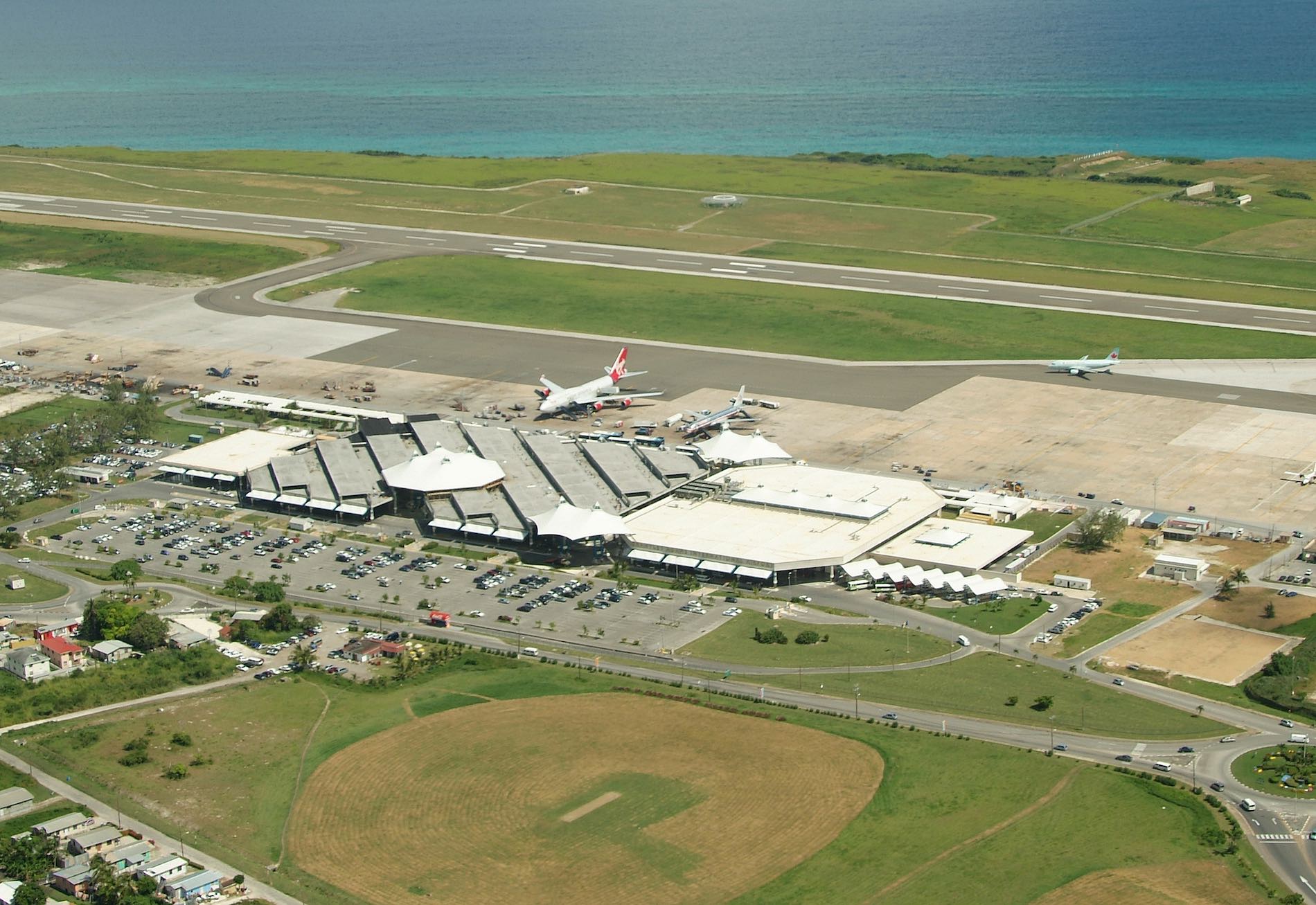 AGUNSA invertirá y operará Aeropuerto Internacional de Barbados