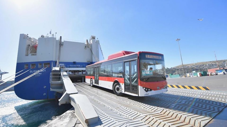 AGUNSA Chile atended the vessel that discharged 100 electric buses for the transport Project, “Transantiago”