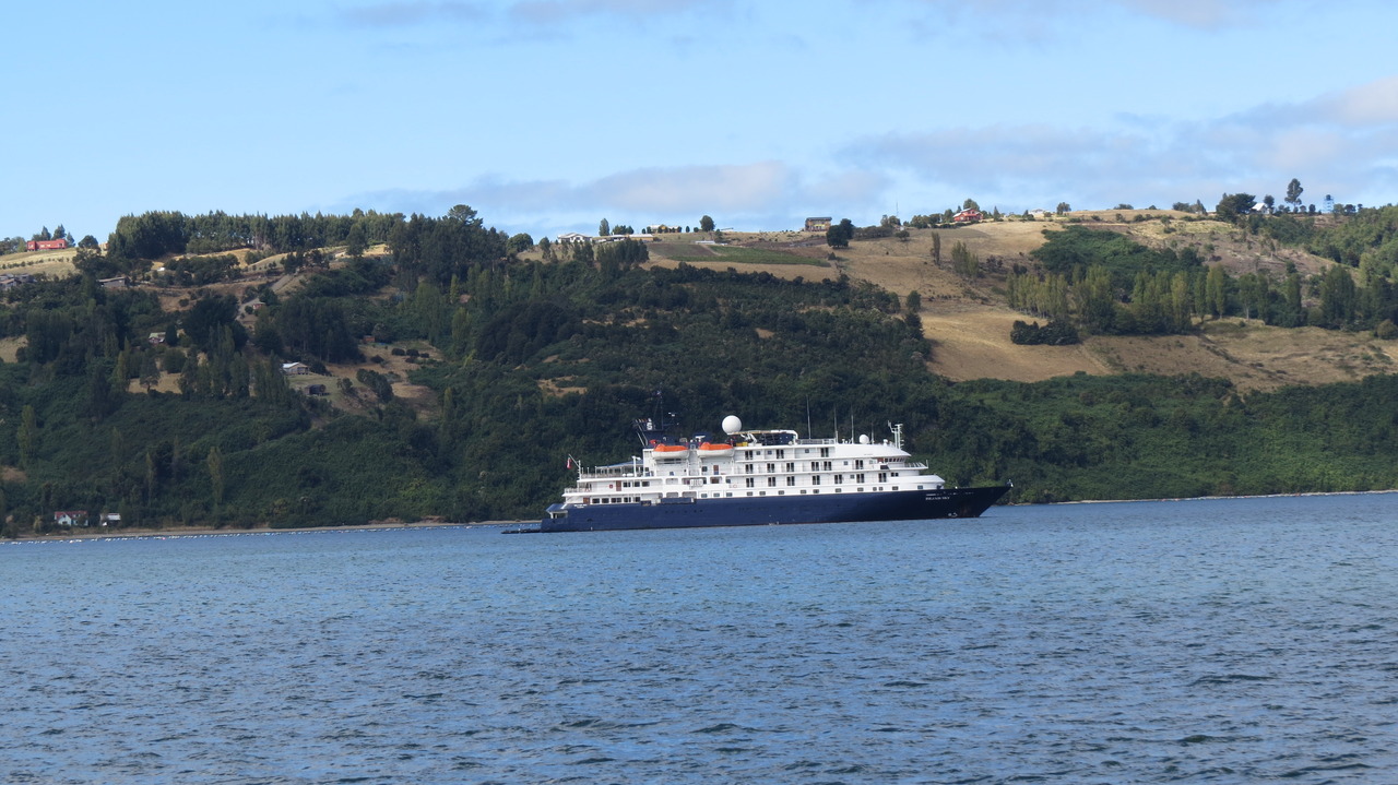 AGUNSA as Port Agent in Castro