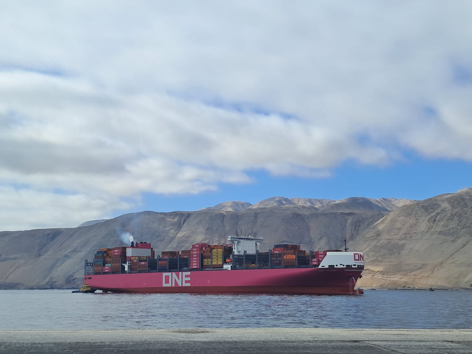 Puerto de Iquique recibe al ONE Sphere en su primera recalada en Chile