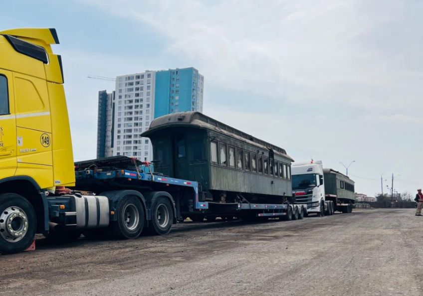 Patrimonio sobre ruedas: AGUNSA traslada coches centenarios al Museo Ferroviario de Santiago