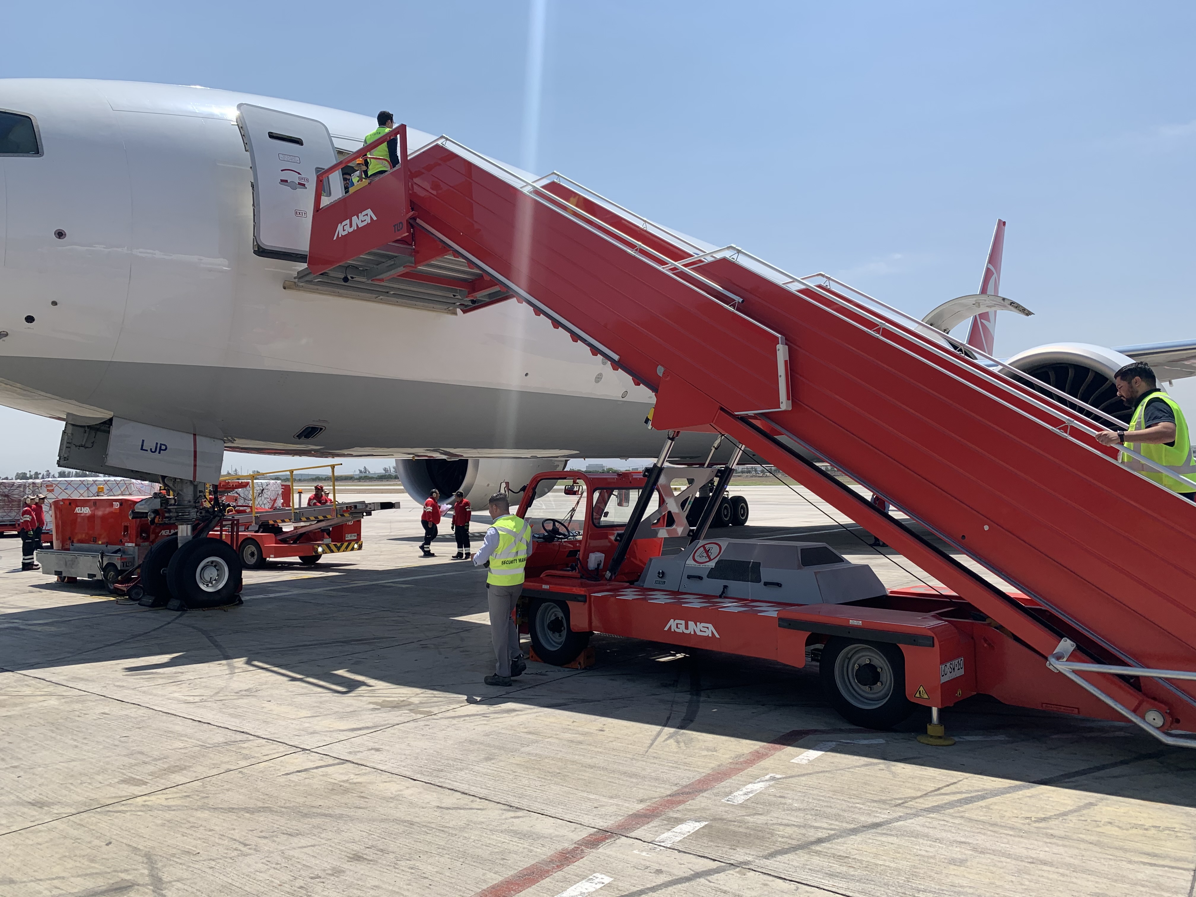 AGUNSA se consolida como un actor relevante en los servicios de ground handling en el aeropuerto de Santiago.