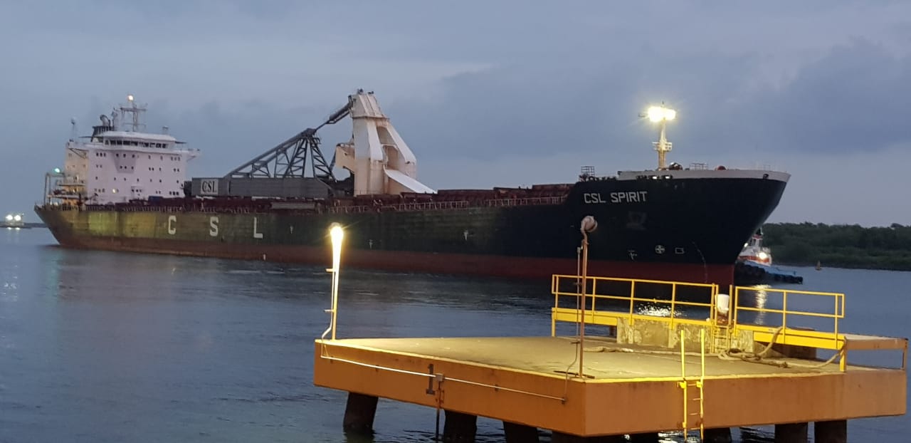 Atención de  nave carbonera por AGUNSA Guatemala