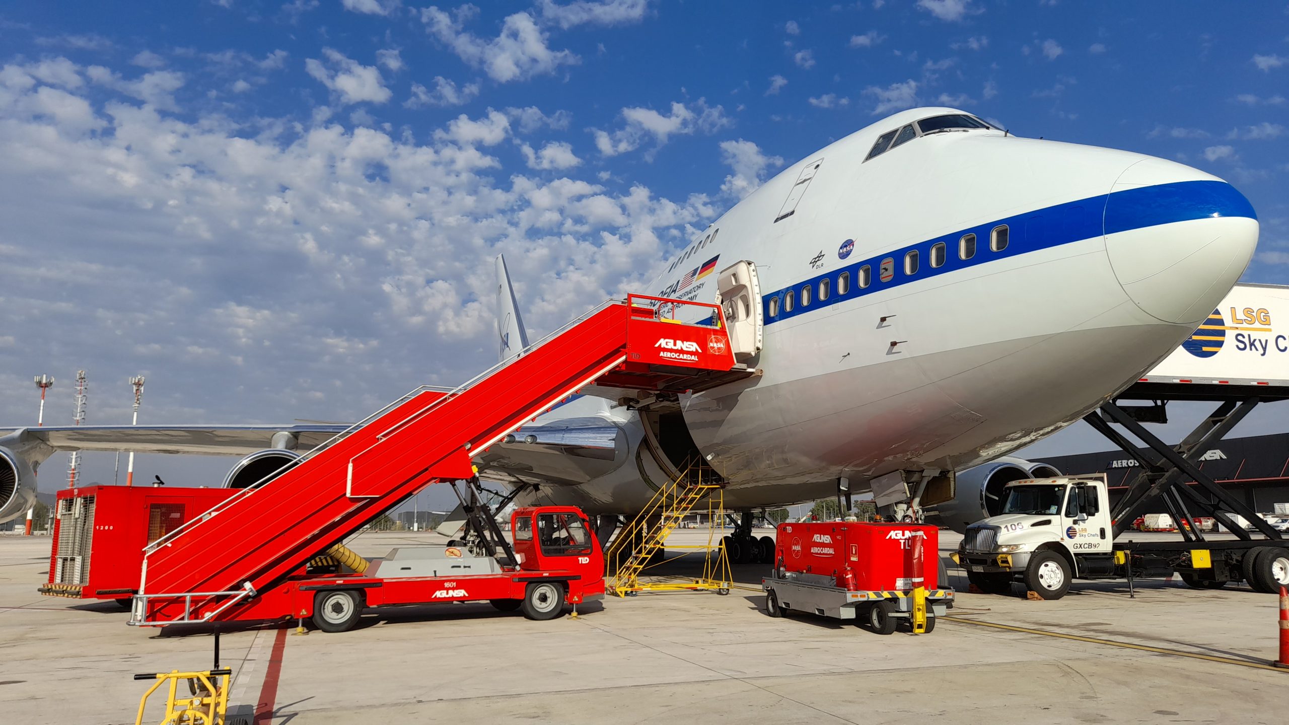 AGUNSA atiende avión de la NASA.