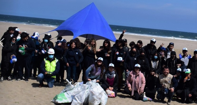 AGUNSA participó en Día Internacional de Limpieza de Playas y Océanos