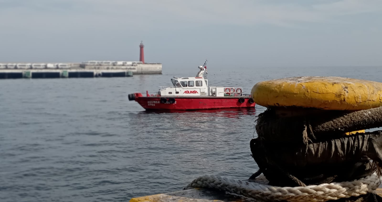 Equipos a flote de AGUNSA presta servicio especial en Iquique